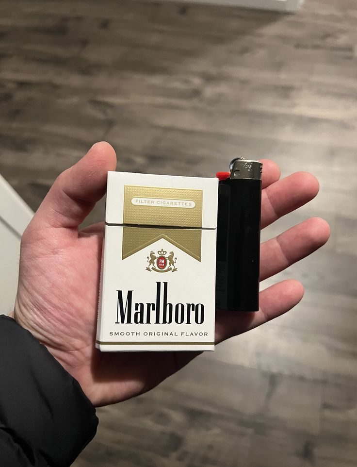 Enfrentamiento entre Winston Blue y Marlboro Gold image 126