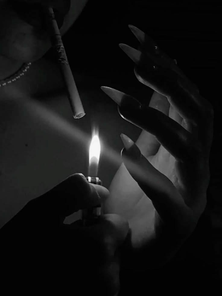 Marlboro Red vs Gold: Which is Better for Social Smokers? image 33