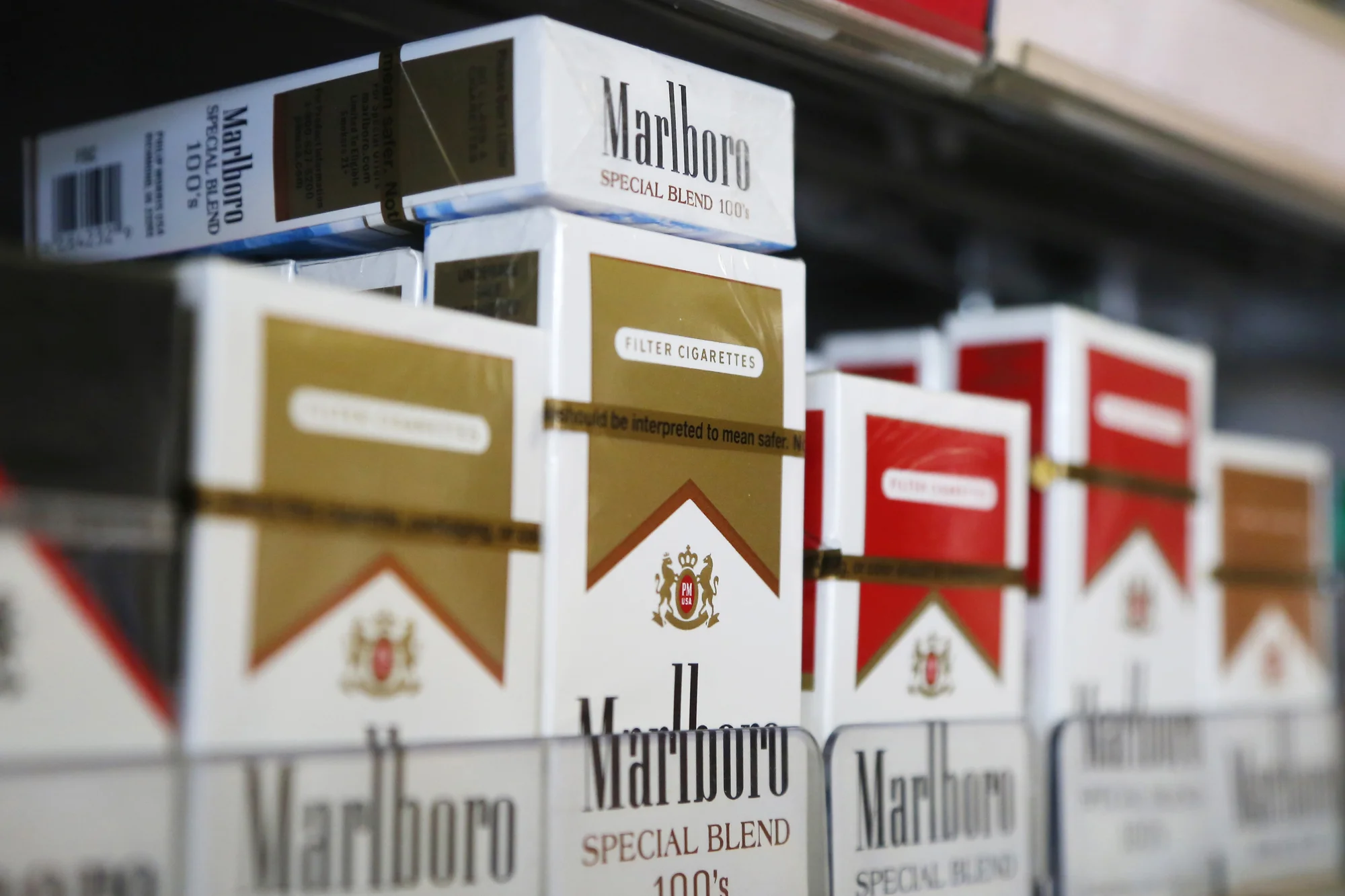 Marlboro Less Smell Cigarettes: A Cleaner, Better Smoking Experience